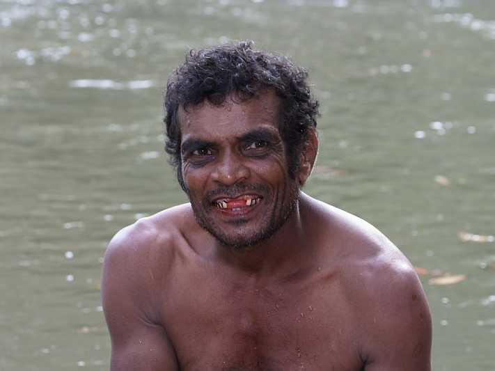 J18_4324 River friend.JPG